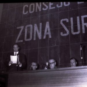 Alocución de un miembro de la mesa presidencial en el acto del Consejo Económico Sindical de la Zona Sur de Madrid en Aranjuez