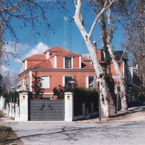 Edificio de viviendas entre la Carretera de Cádiz y la de Madrid en Aranjuez