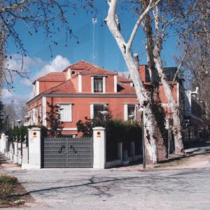 Edificio de viviendas entre la Carretera de Cádiz y la de Madrid en Aranjuez