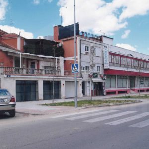 Edificios comerciales y viviendas en la Carretera de Madrid en Aranjuez