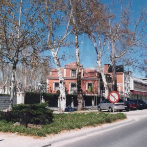 Edificios comerciales y viviendas en la Carretera de Madrid en Aranjuez