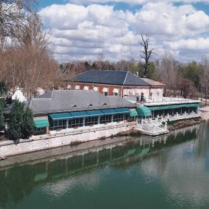 Restaurante Hotel Delicias y Río Tajo desde la terraza del Restaurante El Rana Verde en Aranjuez