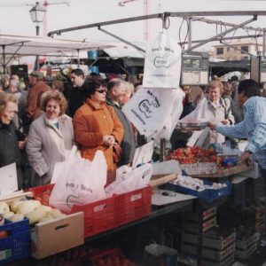 Puestos de fruta en el Rastro de Aranjuez