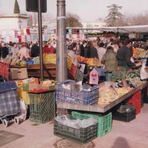 Puesto de frutas y verduras en el Rastro de Aranjuez