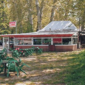 Kiosko Bar «La Reina» de Aranjuez y el kioskero,  Ramonet