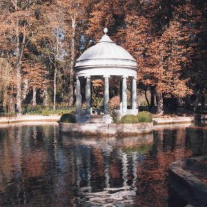 Templete clásico en el Estanque de los Chinescos del Jardín del Príncipe de Aranjuez