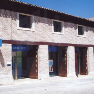 Oficina del Barclays Bank en las Cocheras del Palacio de Medinaceli (Casa Carmena) en Aranjuez