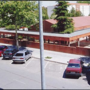 Vista parcial del Colegio Público de Educación Infantil Miguel Puerta (actualmente Escuela Oficial de Idiomas) de Aranjuez