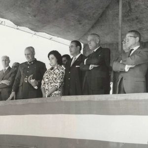 El Alcalde de Aranjuez, Manuel García Moreno, junto a otras autoridades en un evento deportivo