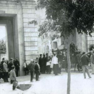 Funeral saliendo de la Iglesia de San Antonio en Aranjuez