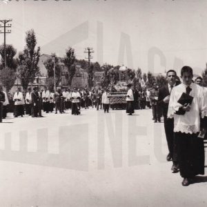 Sacerdotes, militares y otras personas durante una procesión del Corpus en Aranjuez