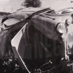 Vehículo accidentado: SEAT 600 volcado