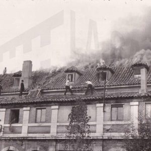Incendio en el tejado de la Casa de Caballeros en Aranjuez