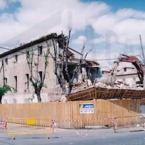Trabajos de demolición de la Casa Negra, en Aranjuez