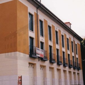 Nueva construcción (Edificio Almíbar) en el solar de la desaparecida Casa Negra en Aranjuez