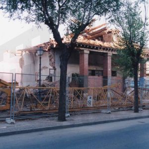 Casa de la Panadería durante su demolición, en Aranjuez