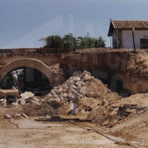 Obras de rehabilitación del puente del ferrocarril sobre el Paseo del Deleite en Aranjuez