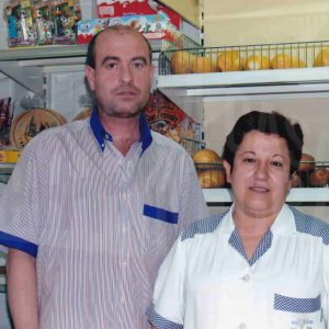 Retrato de Saturnino y Mª Luz Polo, panaderos en el Mercado de Abastos, en Aranjuez