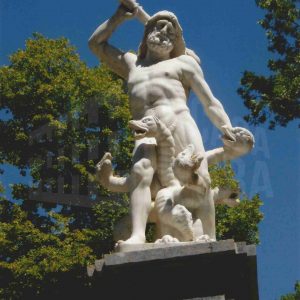 Detalle de la Fuente de Hércules y la Hidra en el Jardín de la Isla en Aranjuez