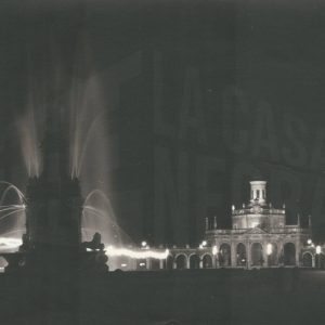 Vista nocturna de la Plaza de San Antonio en Aranjuez en fiestas
