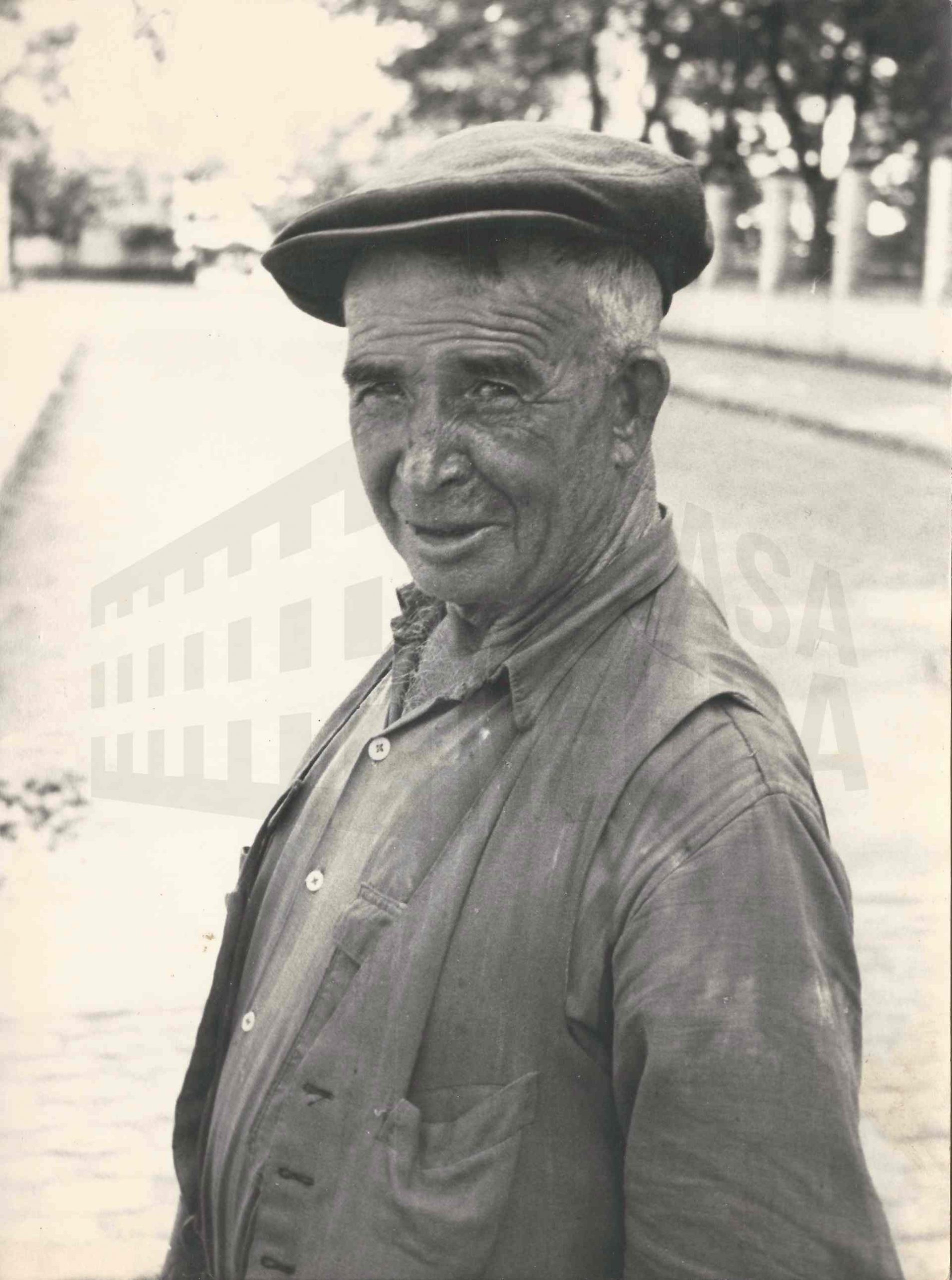 Retrato de un barrendero empleado de RENFE