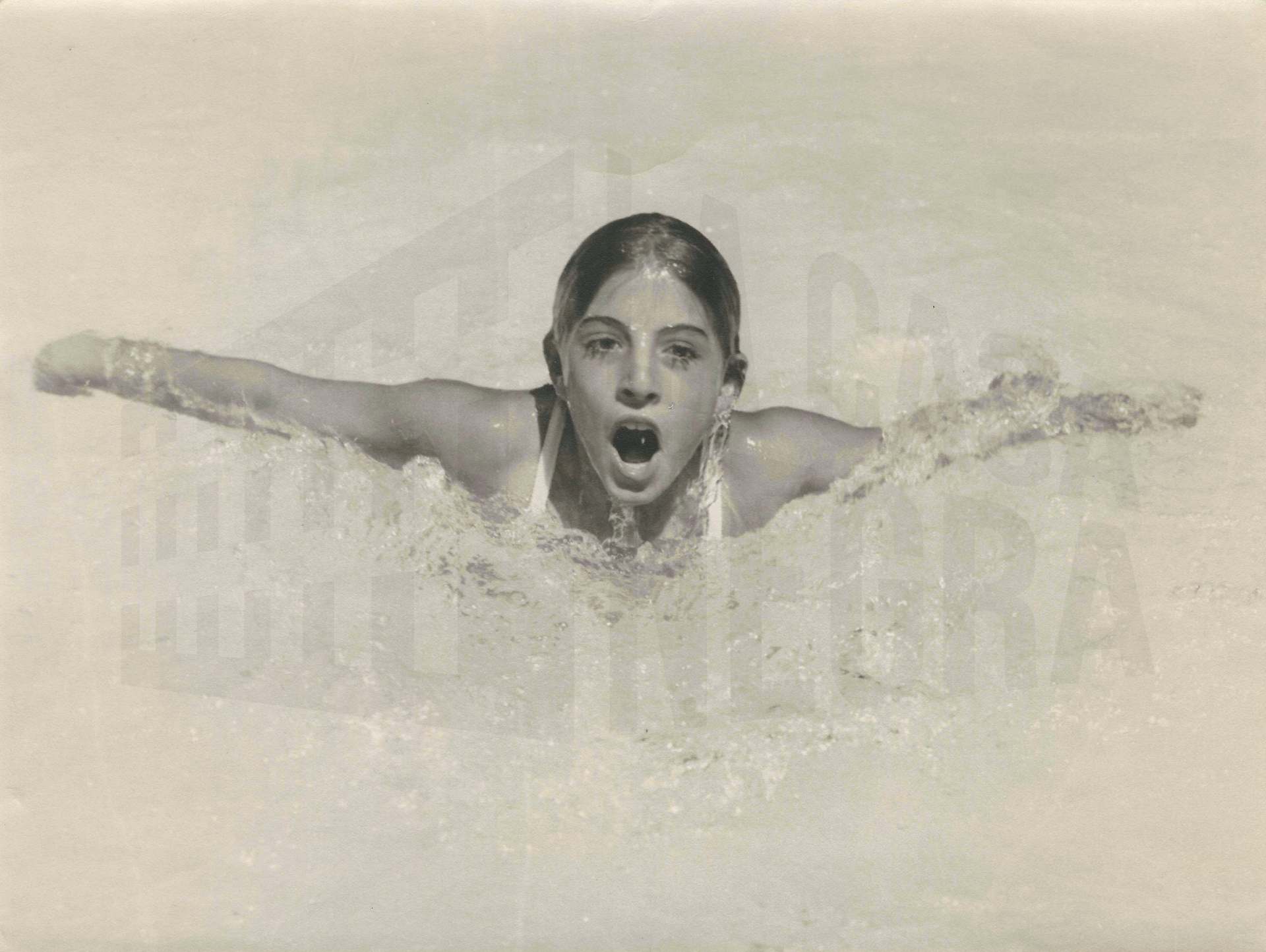 La nadadora de Aranjuez Maribel Talavera entrenando a estilo mariposa