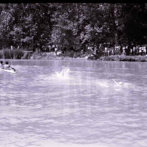 Participantes en la 1ª Travesía del Tajo en la línea de salida en Aranjuez