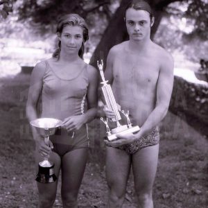 Ganadores de la 1ª Travesía del Tajo en Aranjuez con sus trofeos