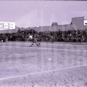 Público en el partido Aranjuez C.F. –  Acueducto en los Campos de Fútbol de Loyola en Aranjuez