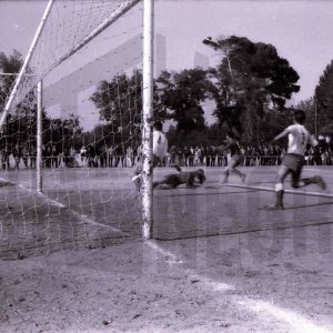 Varios jugadores durante el partido Aranjuez C.F. –  Acueducto en los Campos de Fútbol de Loyola en Aranjuez