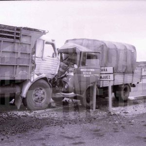 Dos camiones accidentados en la antigua carretera N- IV por un choque frontal en Aranjuez