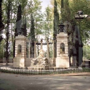 Grúa junto a la Fuente de Apolo del Jardín del Príncipe de Aranjuez