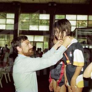 Entrega de medallas tras una competición de natación