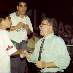 Entrega de medallas tras una competición de natación