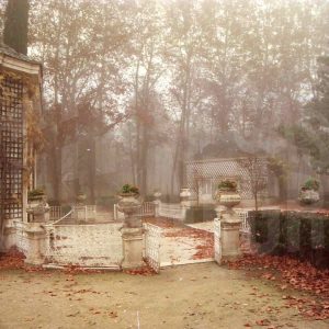 Pabellones Reales del Jardín del Príncipe de Aranjuez entre la niebla