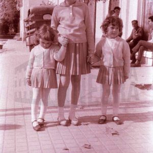 Retrato de Teresa, Mª Jesús y Alicia Beltrán Zori en Aranjuez