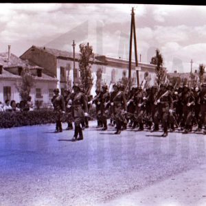 Soldados desfilando en la procesión del Corpus Christi en Aranjuez