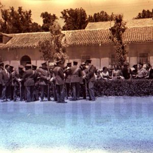 El Alcalde de Aranjuez, Manuel García Moreno, junto a otras autoridades en la procesión del Corpus Christi en Aranjuez