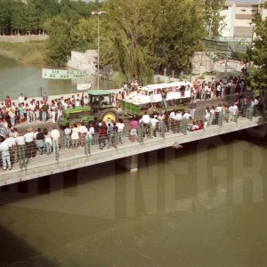 Manifestación en defensa del Río Tajo en el Puente Barcas de Aranjuez