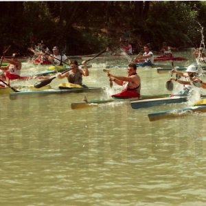 Piragüístas durante el XXIV Raphel del Tajo en Aranjuez