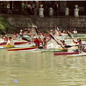 Piragüístas durante el XXIV Raphel del Tajo en Aranjuez