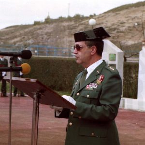 Intervención de un oficial de la Guardia Civil  en el acto de rejura de bandera de la 2ª promoción de la Academia de Aranjuez