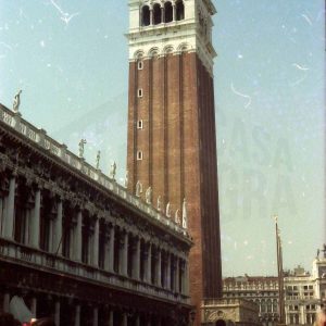 Campanario de la Basílica de San Marcos y Palacio Ducal en Venezia