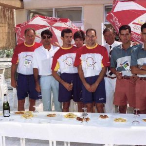 Varios atletas del equipo español  en la sede de las pruebas de natación del Pentatlon moderno de  los Juegos Olímpicos de 1992