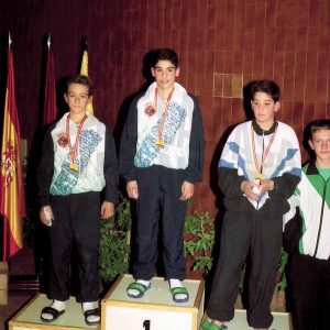 Medallistas tras una competición de natación en Madrid