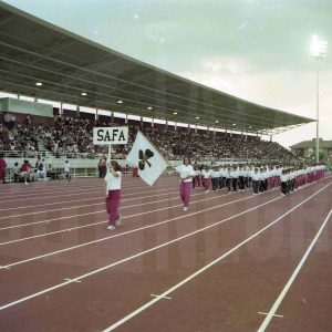 Desfile de los alumnos y alumnas del Colegio Sagrada Familia en la clausura de los Juegos Escolares de 1996 de Aranjuez