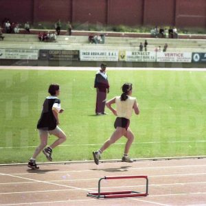 Varias atletas durante una carrera en el Estadio Municipal del Deleite en Aranjuez