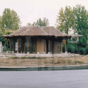 Oficina de Turismo de Aranjuez en obras con el busto de Santiago Rusiñol