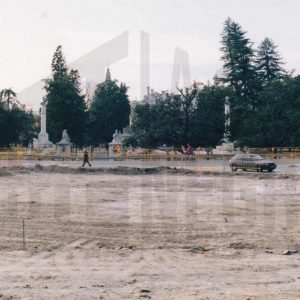 Plaza de Santiago Rusiñol de Aranjuez en obras con el Jardín del Parterre al fondo