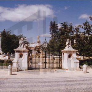 Entrada al Jardín del Parterre de Aranjuez con la Fuente de Hércules y Anteo y el Palacio Real al fondo